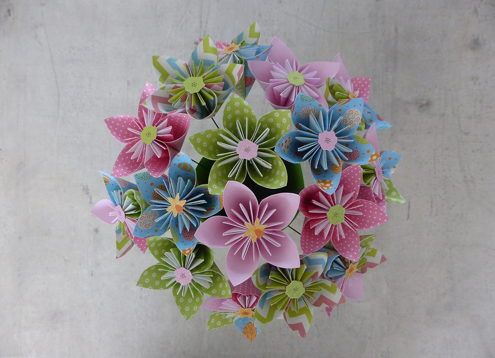 Bouquet de fleurs Sakura multicolore pour Pâques