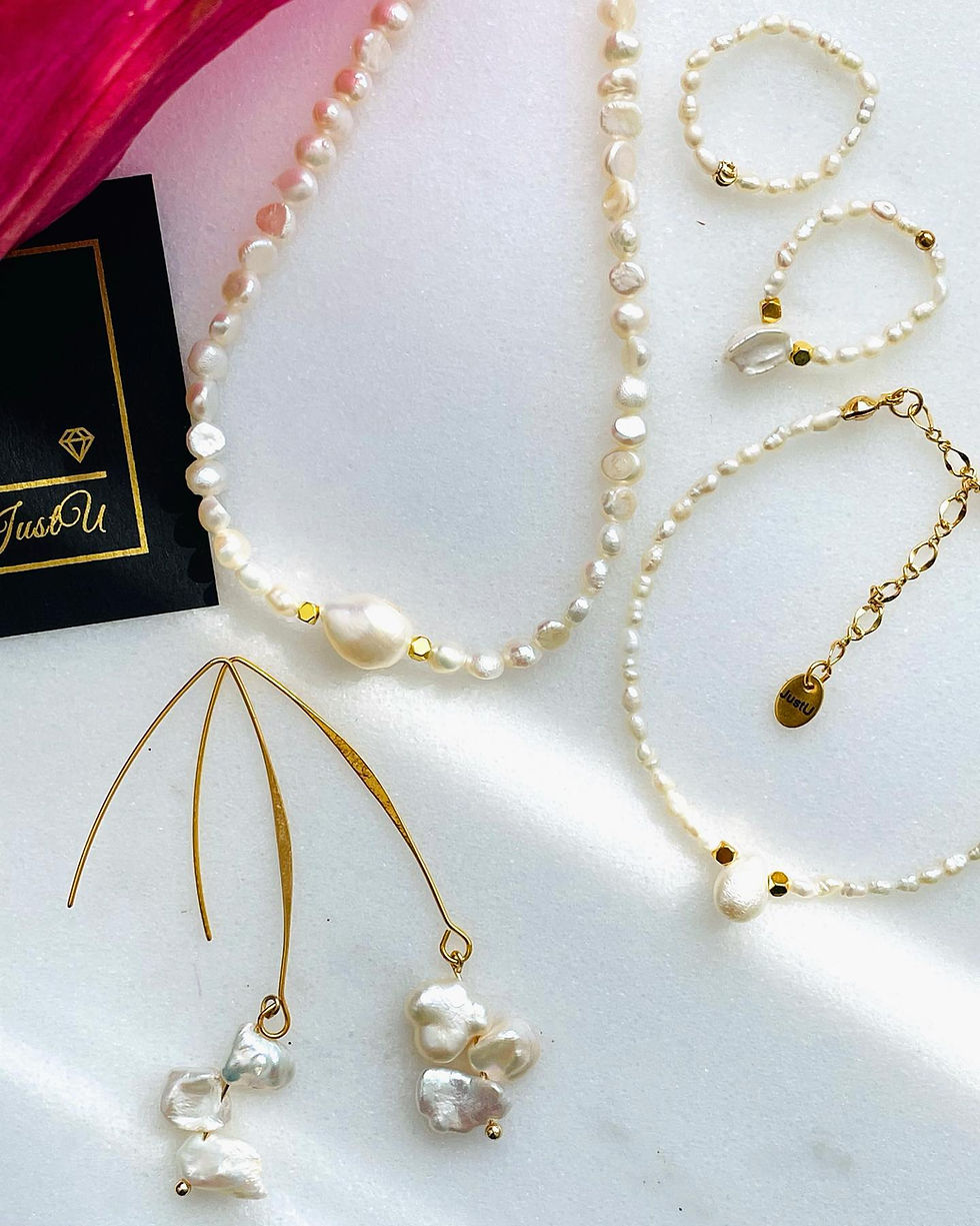 Thumbnail: Tiffany Necklace