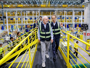 Com Lula em Cajamar, Mercado Livre anuncia investimento recorde de R$ 34 bilhões no Brasil em 2025