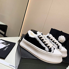 תמונה ממוזערת: Chanel סניקרס חמות