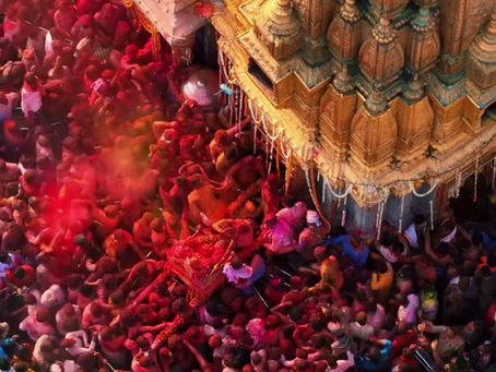 Colors, Culture & Calm: Your Guide to a Safe & Luxurious Holi in Varanasi (2026)