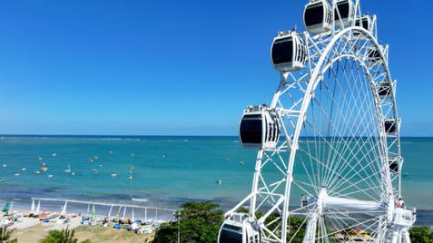 Nova roda gigante de Maceió inicia operações e visa impulsionar turismo no Nordeste