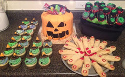 Halloween Cake, Cupcakes and Cookies