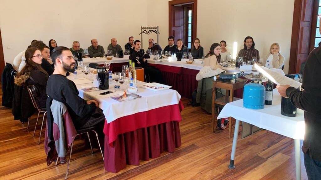 52422284_2099935243416846_37797697854080