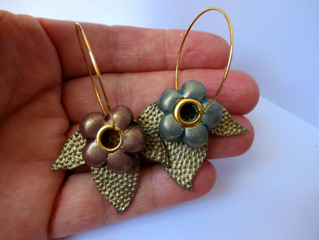 סדנה דיגיטלית: עיצוב עגילי חישוק פרח על ענף