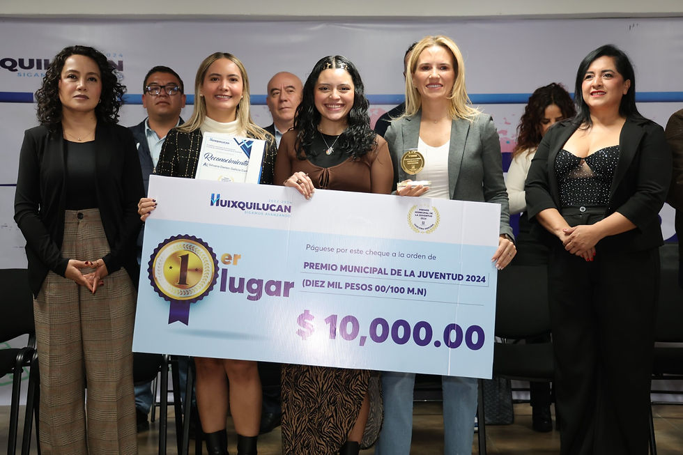 Premia Huixquilucan a jóvenes destacados del municipio