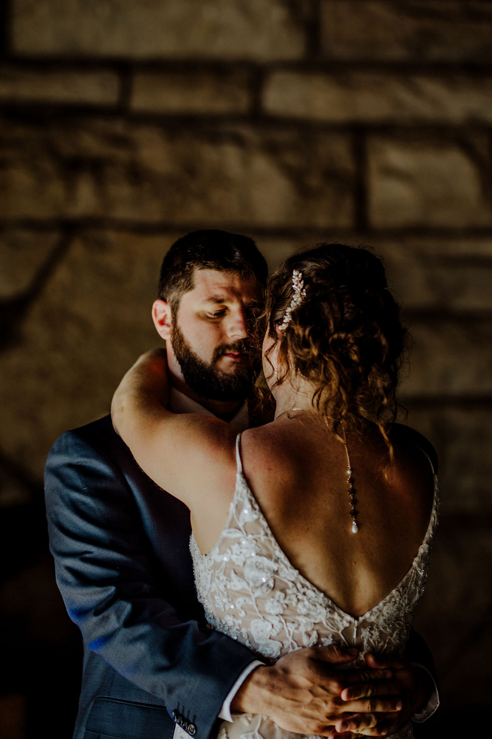 Wedding at Orchard Beach State Park by Detroit wedding photographer Little Blue Bird Photography in Manistee, Michigan