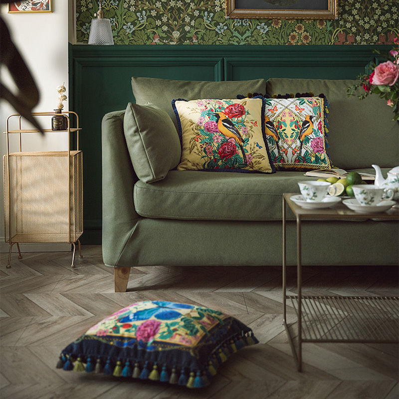 Miniatura: Velvet fringed tassels birds flora and fauna floral cushions