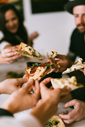 food-pizza-hands-friends-3326714.jpg