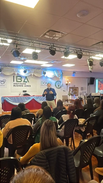 Encuentro de formación sobre acompañamiento a familias de niños con discapacidad e inclusión escolar.