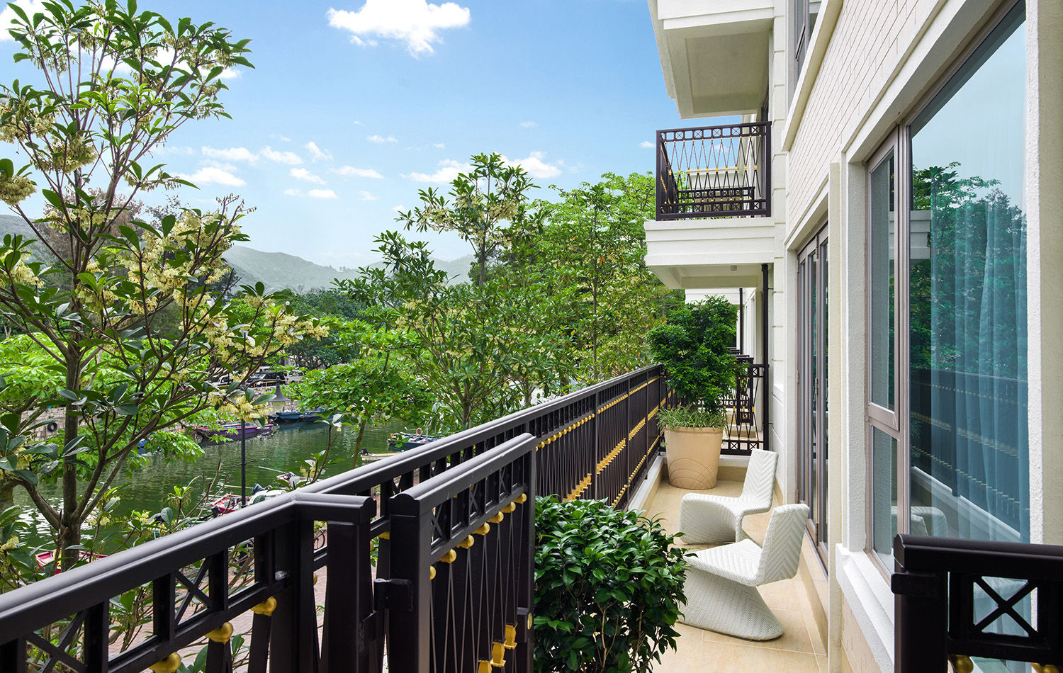 Lantau 1-Bedroom with Roof Terrace LID8018