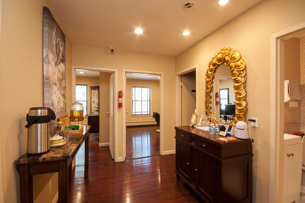 Entrance to hairdressing rooms