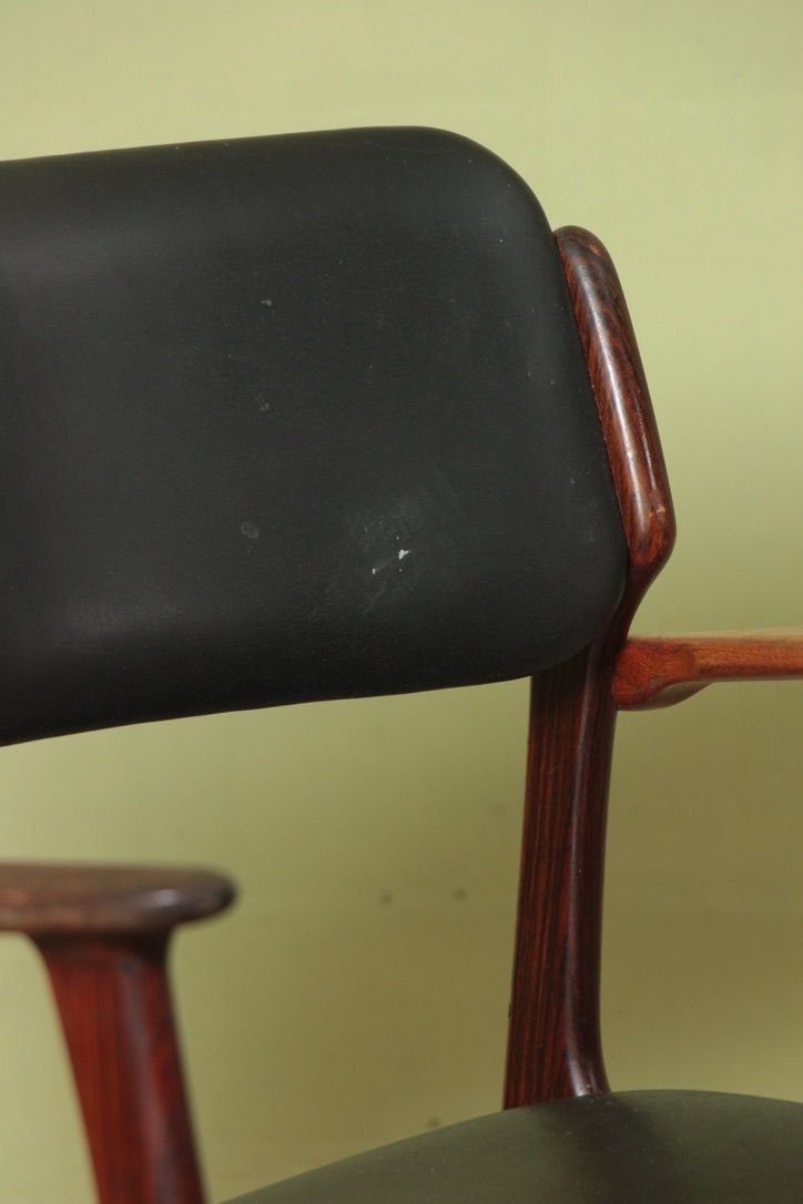 Miniaturbild: Armstuhl Arne Vodder