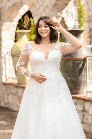 Robe de mariée grande taille pour future mariée