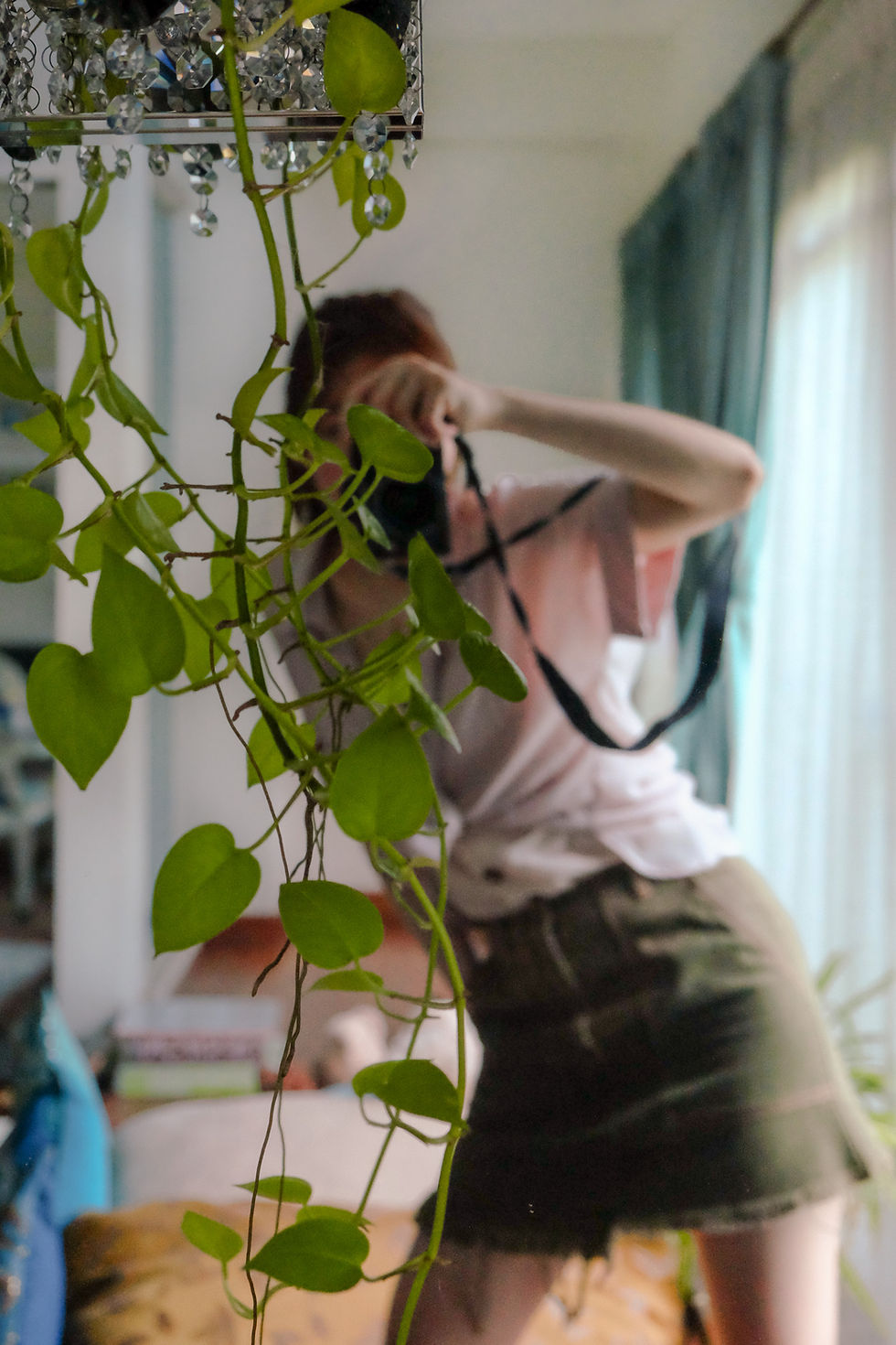 Styling summer trends, blurred outfit mirror selfie, RollingBear Travels blog.
