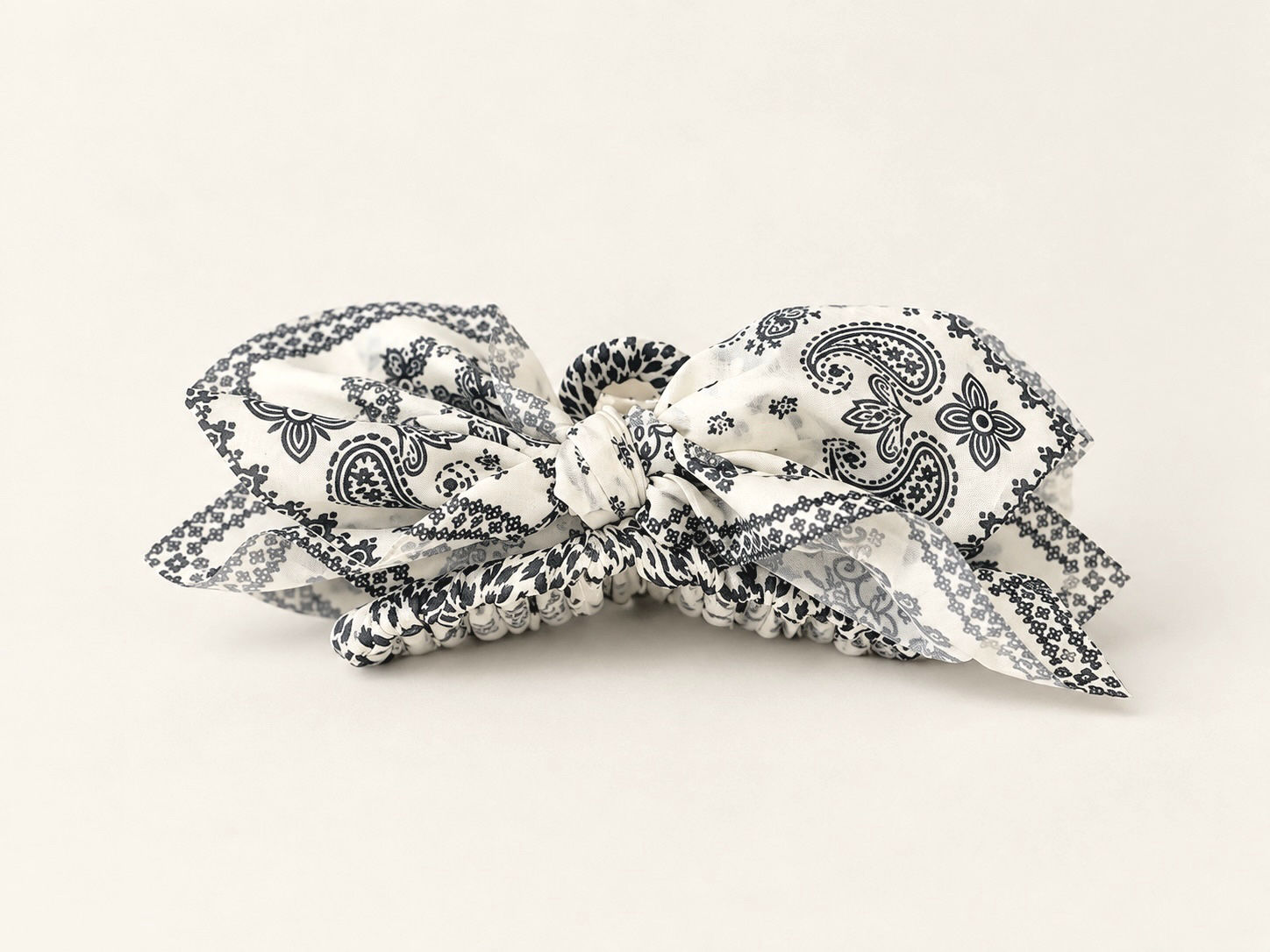“Bowhemian Rhapsody” Paisley Bandana Claw Clip