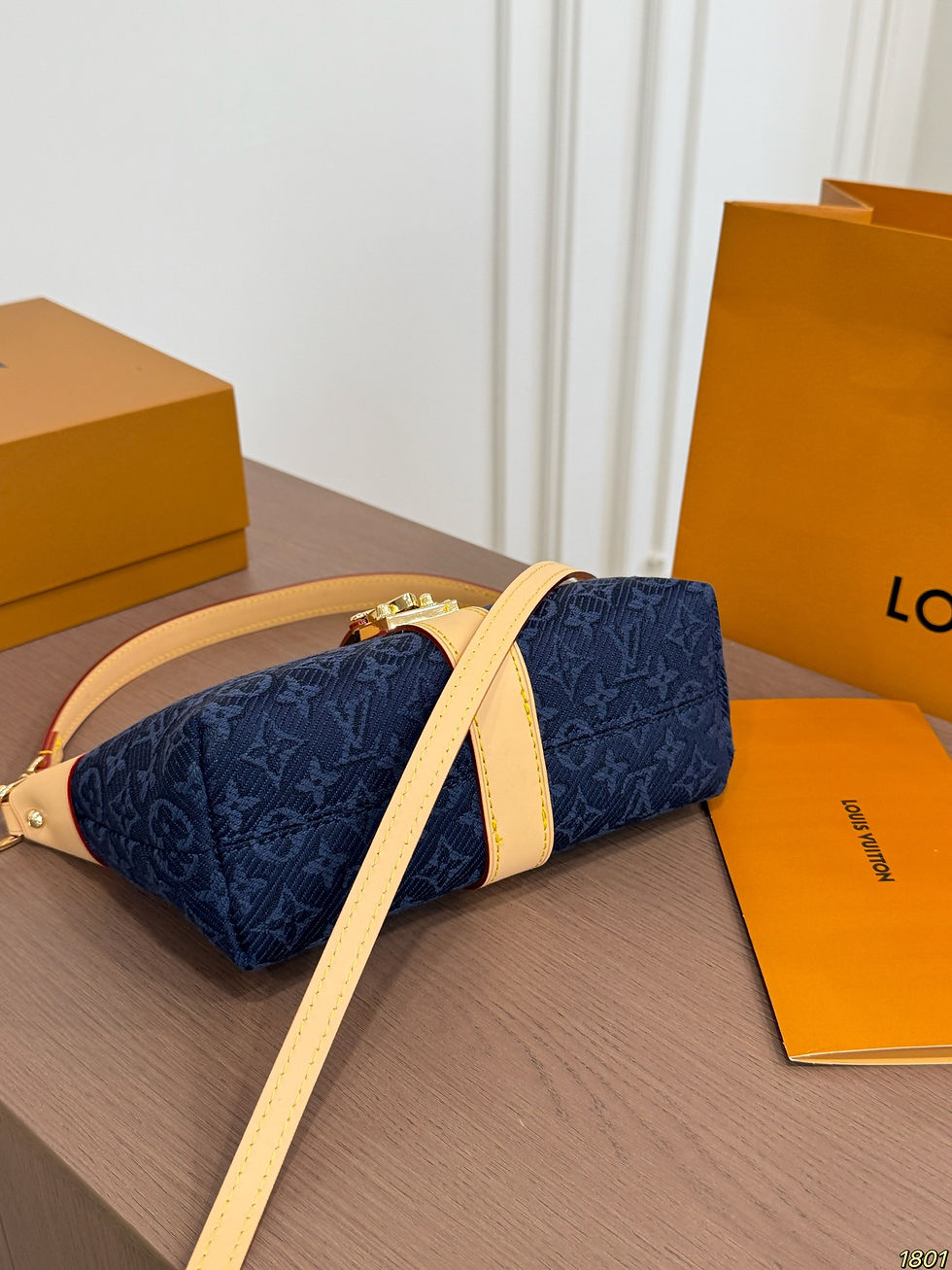 Thumbnail: Louis Vuitton Bag 17589