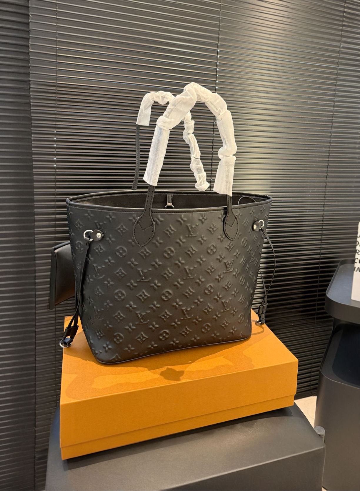 Louis Vuitton Bag 15556