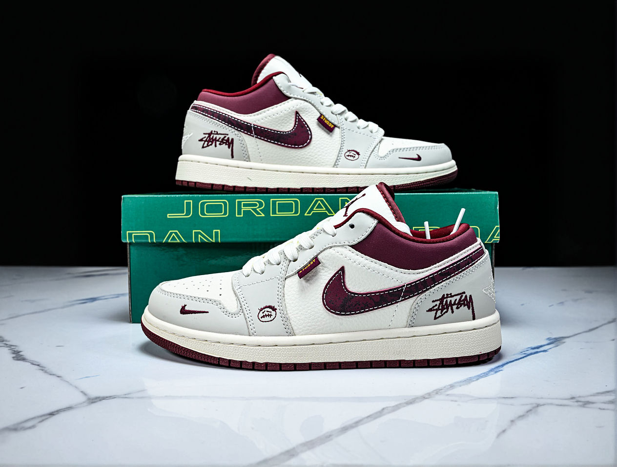 Nike sneakers 44155