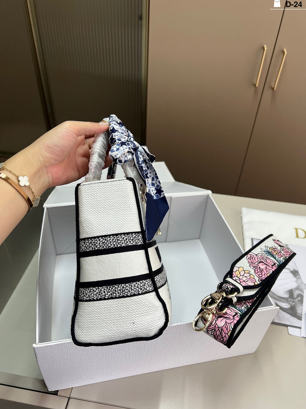 Thumbnail: Christian Dior Bag 11258