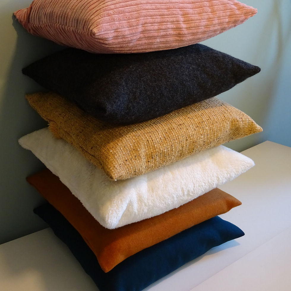 Miniature : coussin écrue tissu fausse fourrure