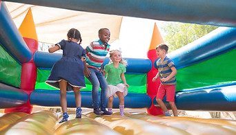 Journée des enfants jeux gonflables