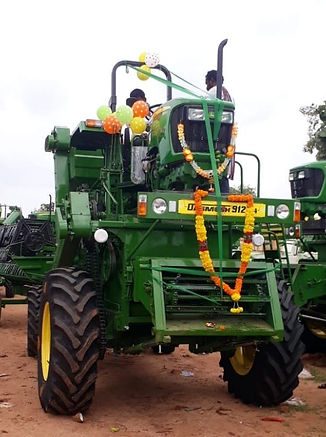 dasmes-912-4x4-tractor-driven-combine.jpeg