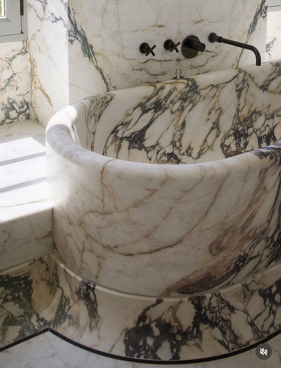 Miniatura: Bañera hecha en mármol CHANTILLY