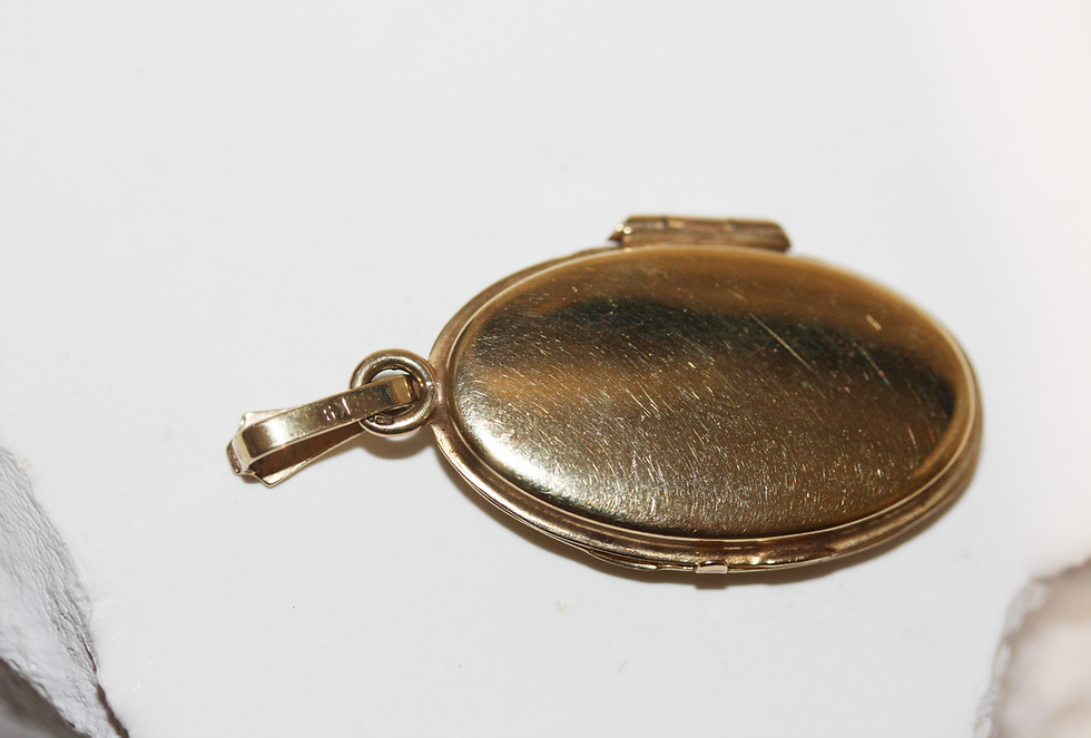 Thumbnail: Vintage 9ct Gold Botanical Engraved Oval Locket Pendant