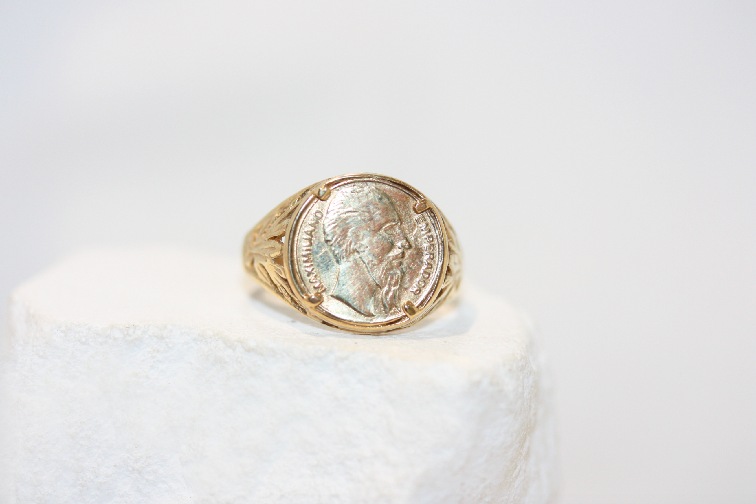 Vintage 9ct Gold Coin Signet Ring