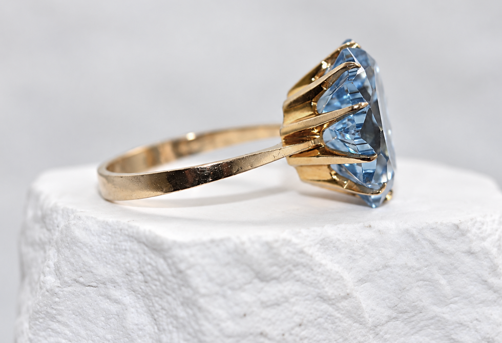 Thumbnail: Vintage 9ct Gold Starburst-Cut Blue Topaz Statement Ring