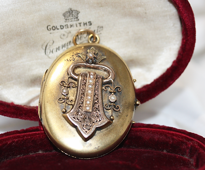 Antique Georgian _ Early Victorian 15ct Gold Seed Pearl Locket