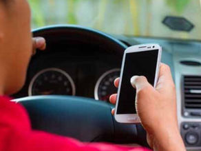 Mobile phone use by drivers appears to fall according to study