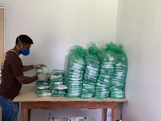 Após ter irmã com Covid-19, empresário passa a produzir jalecos e doa a servidores da Saúde no AC