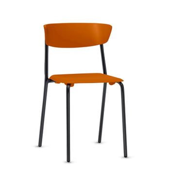 Cadeira empilhável multiuso, ideal para espaços coletivos de uso comum como refeitório, copa, praça de alimentação, espera, descompressão.