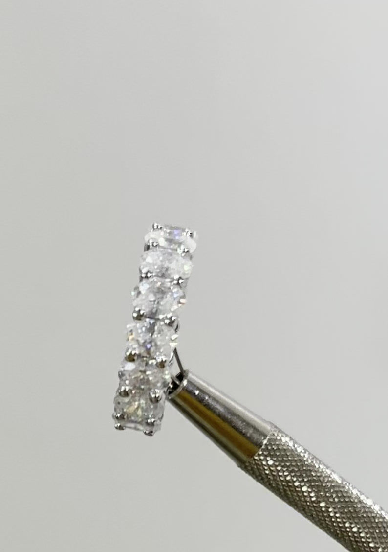 Miniatura: Ouro 18k - aliança 0.5 ct cada Moissanite lapidação oval