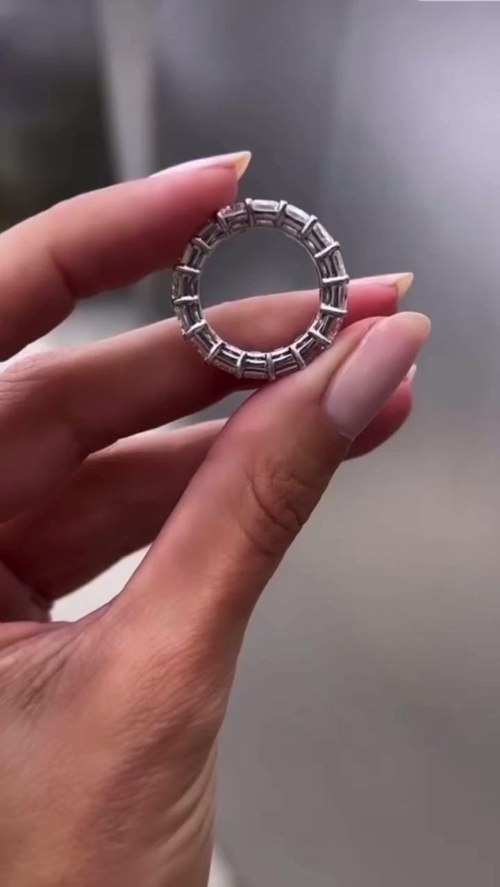 Miniatura: Ouro 18k - Aliança Elena 80 pontos cada Moissanite lapidação esmeralda
