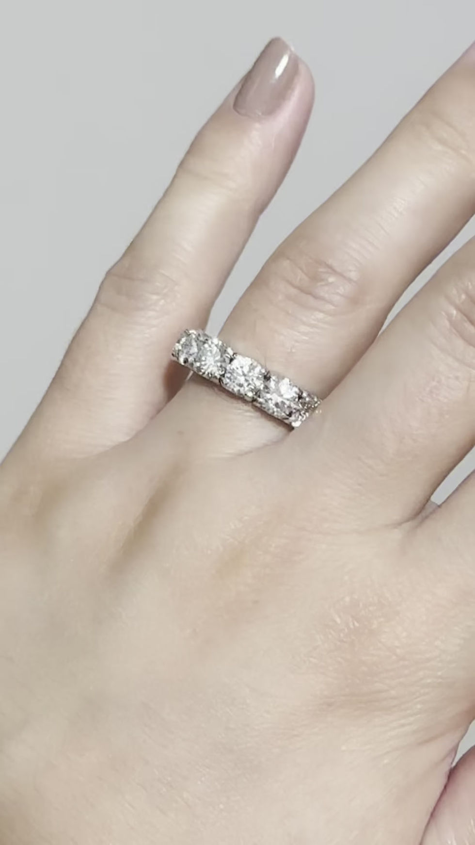 Miniatura: Ouro 18k - aliança Riviera 0.5ct cada Moissanite brilhante