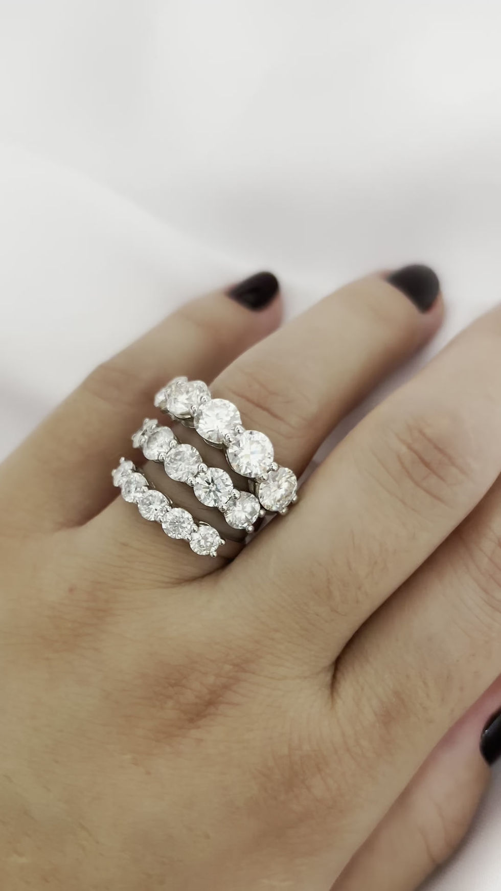 Miniatura: Prata 925 - Meia aliança Camila  30 pontos cada moissanite