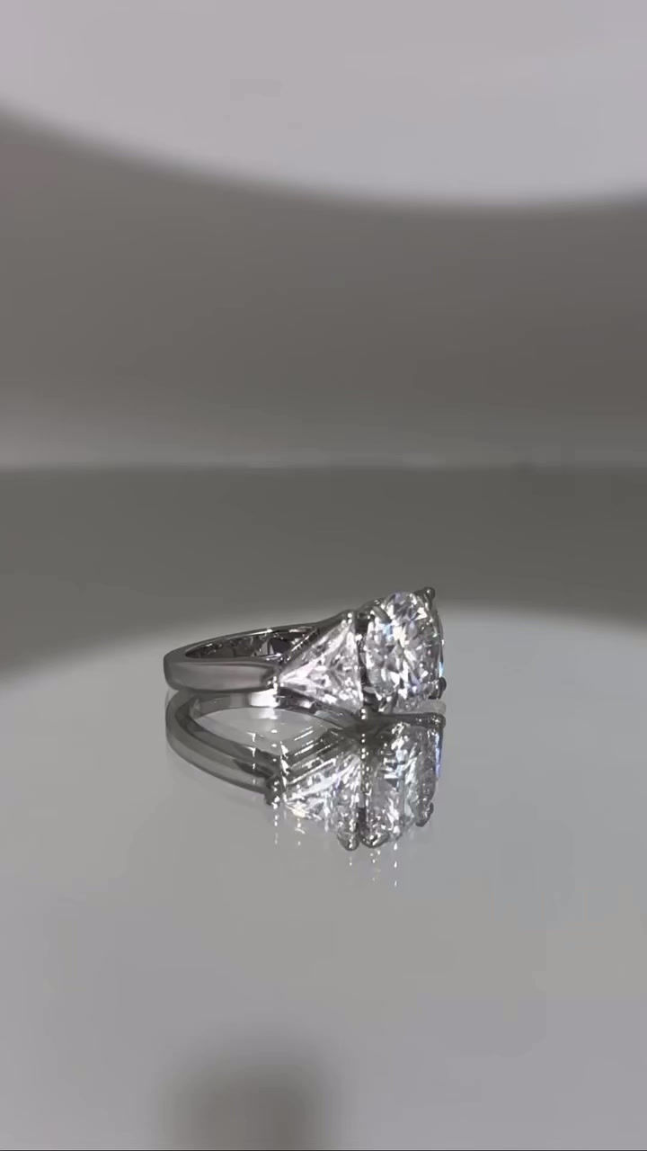 Miniatura: Ouro 18k - Anel Andria de Moissanites - three stones