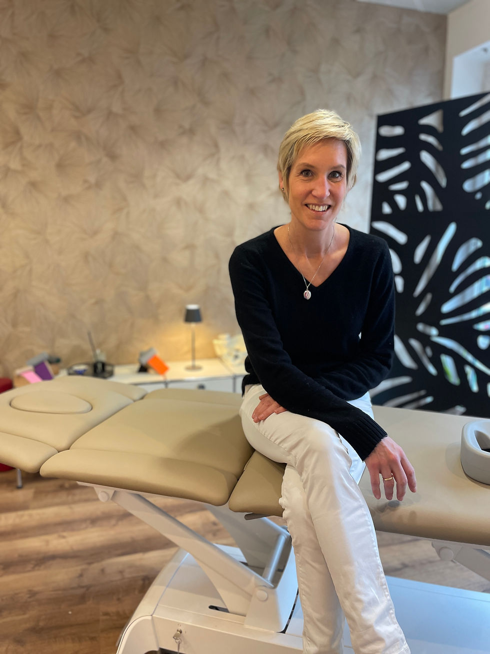 Nadine in ihren neuen Praxisräumen