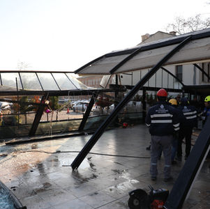 Tarihi Sirkeci Garına Komşu Kaçak Kafe Yıkıldı