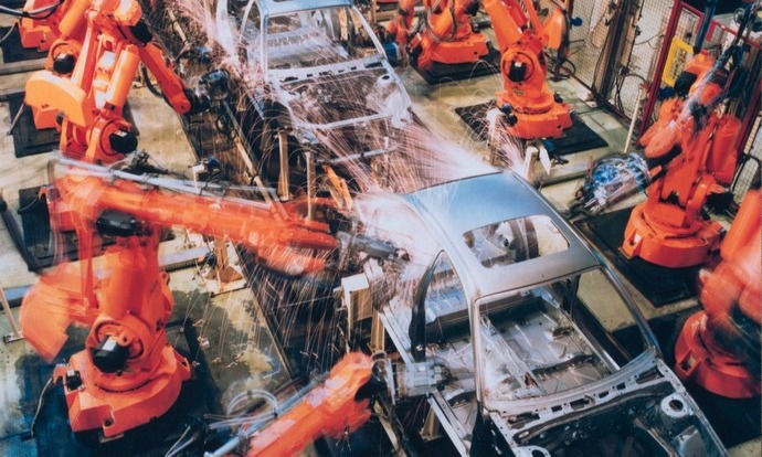 Linha de fabricação de automóveis robotizada