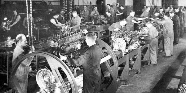 Modelo de produção Fordista. Linha de produção de automóveis no século XIX.
