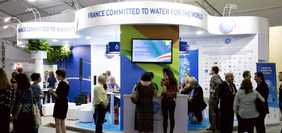 STAND PFE WWF BRASILIA DESIGN PHILEOG EL