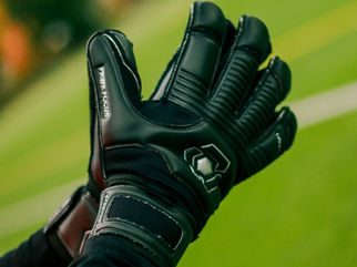 Black Friday Goalkeeper Deals 2025: Best Gloves, Gear & Training Programs for Every Keeper