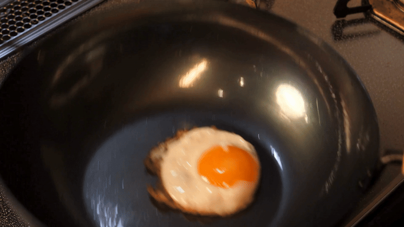 卵焦げ付かないGIF.gif