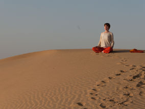 Morven practising metta in Rahjastan in India