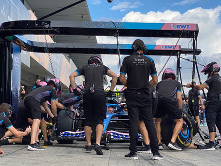 ALPINE 販売部門 お休み案内