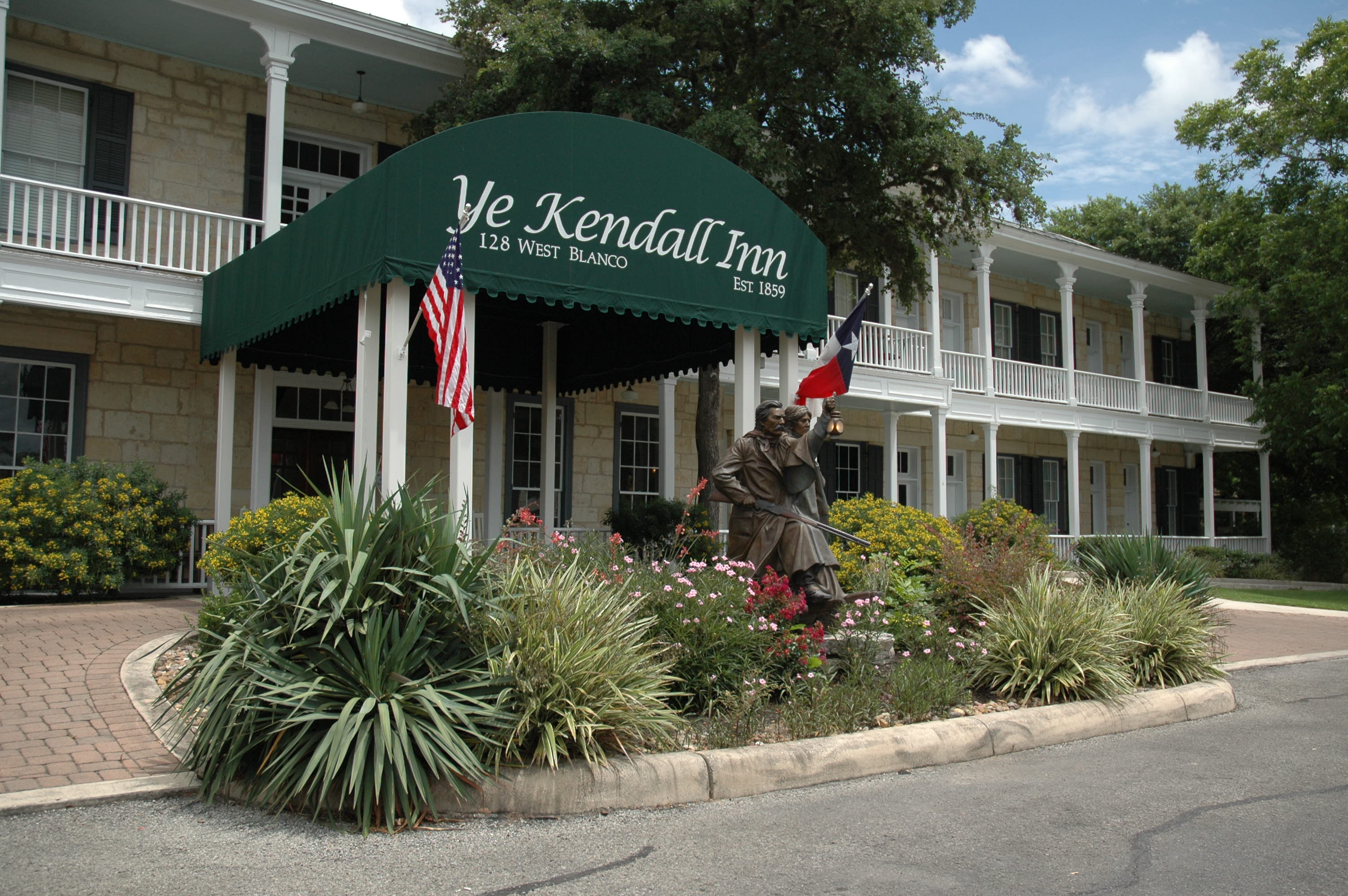 Second Location Boerne Texas Treasures Fine Art Gallery